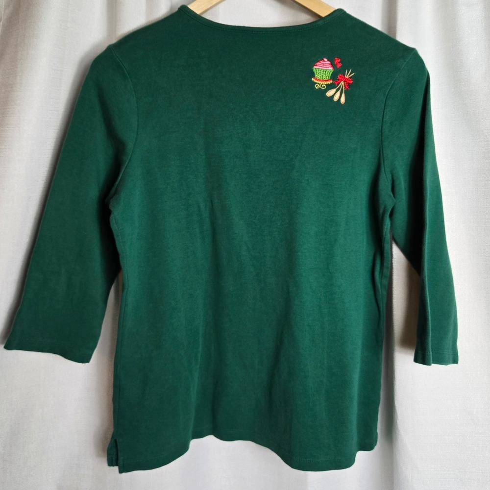Quaker Factory Green Embroidered Holiday Baking Makes Life Sweeter Top Size S - Picture 4 of 8